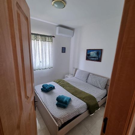 Modern Three Bedroom Apartment In Center Bugibba San Pawl il-Baħar Eksteriør bilde