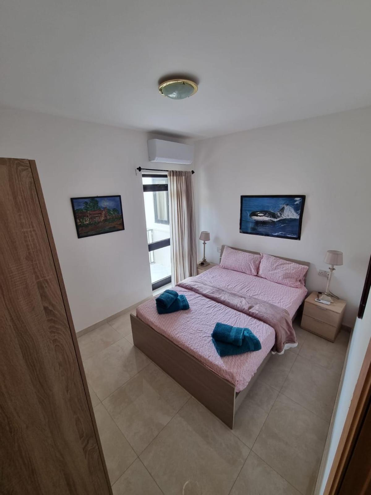 Modern Three Bedroom Apartment In Center Bugibba San Pawl il-Baħar Eksteriør bilde